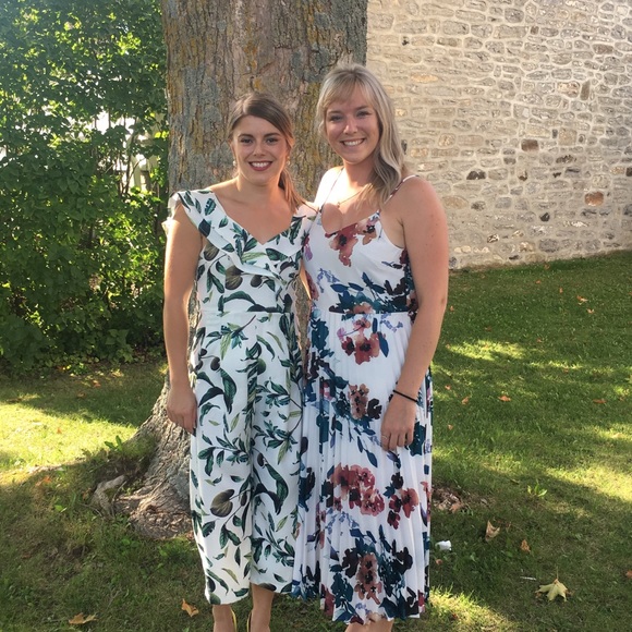 White Floral Jumpsuit size small - Picture 5 of 6